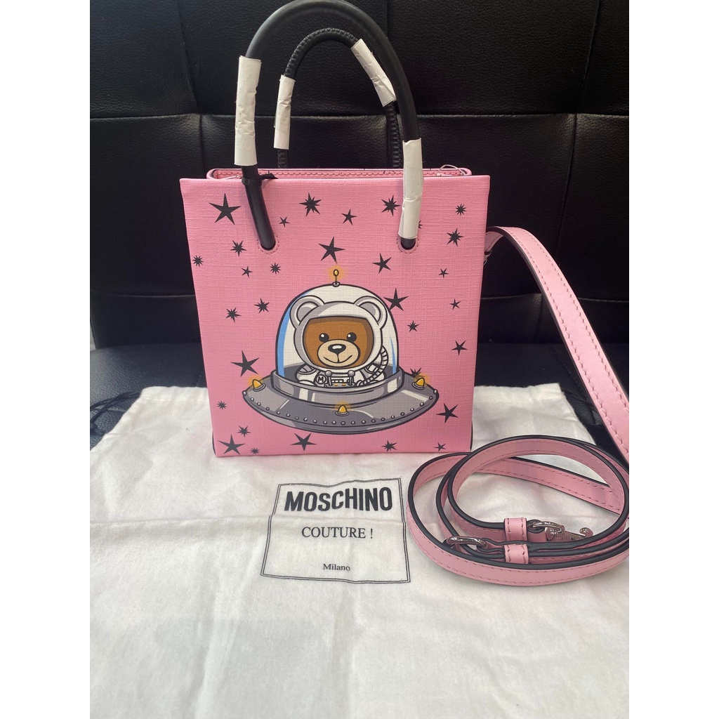 高雄凡賽斯歐洲精品 MOSCHINO MINI迷你 太空宇宙飛船 泰迪熊 粉色 立體字體 女款 單肩包 斜背包 手提包