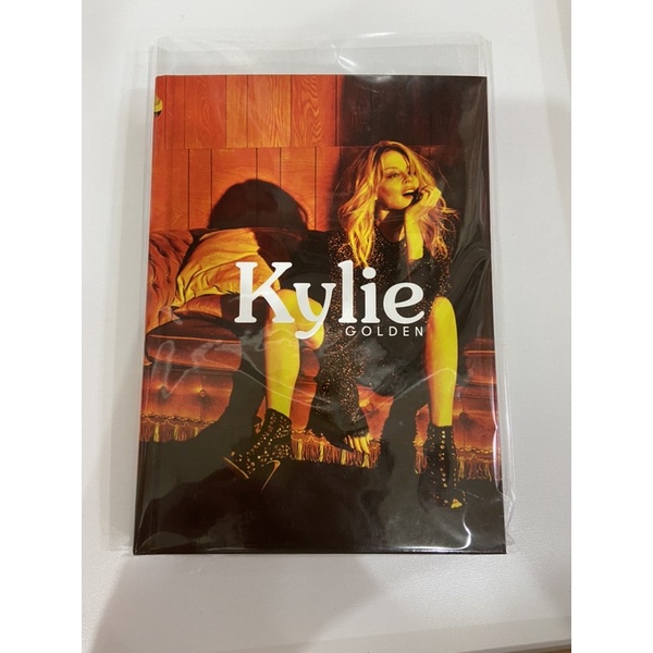 Kylie Minogue 凱莉米洛 Golden 黃金年代 (書冊豪華進口版) (二手)