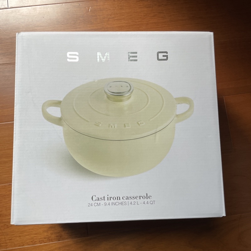 SMEG鑄鐵鍋 白色（黑色內鍋）24cm