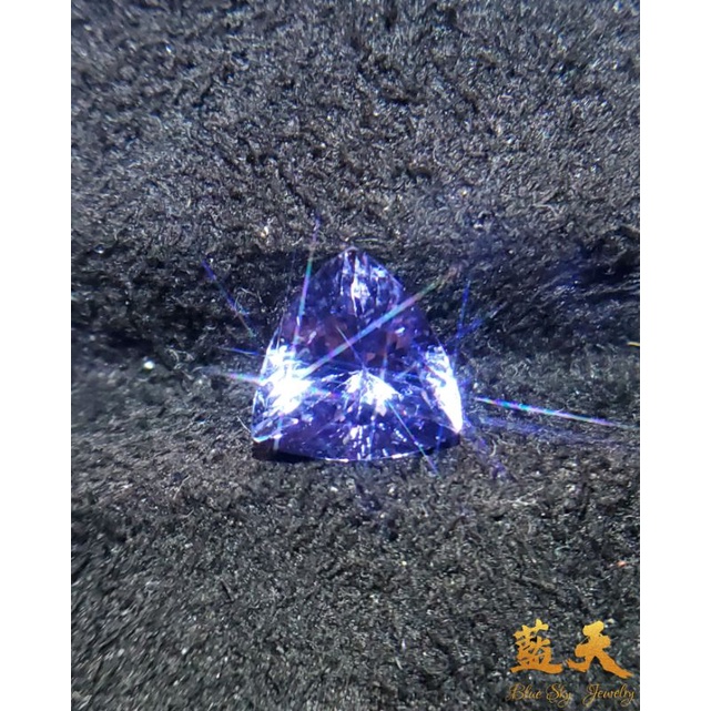 【附台大TDUGR證書】精品等級 丹泉石 坦桑石 2.24ct 電光閃耀 完美切割 幾乎滿火 鏡下無暇 實體看更美更藍