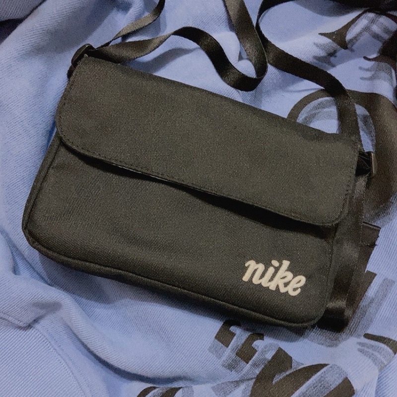 「正品」極新二手Nike 小包 郵差包 肩背包 斜背包 分層 掀蓋 小方包 磁釦