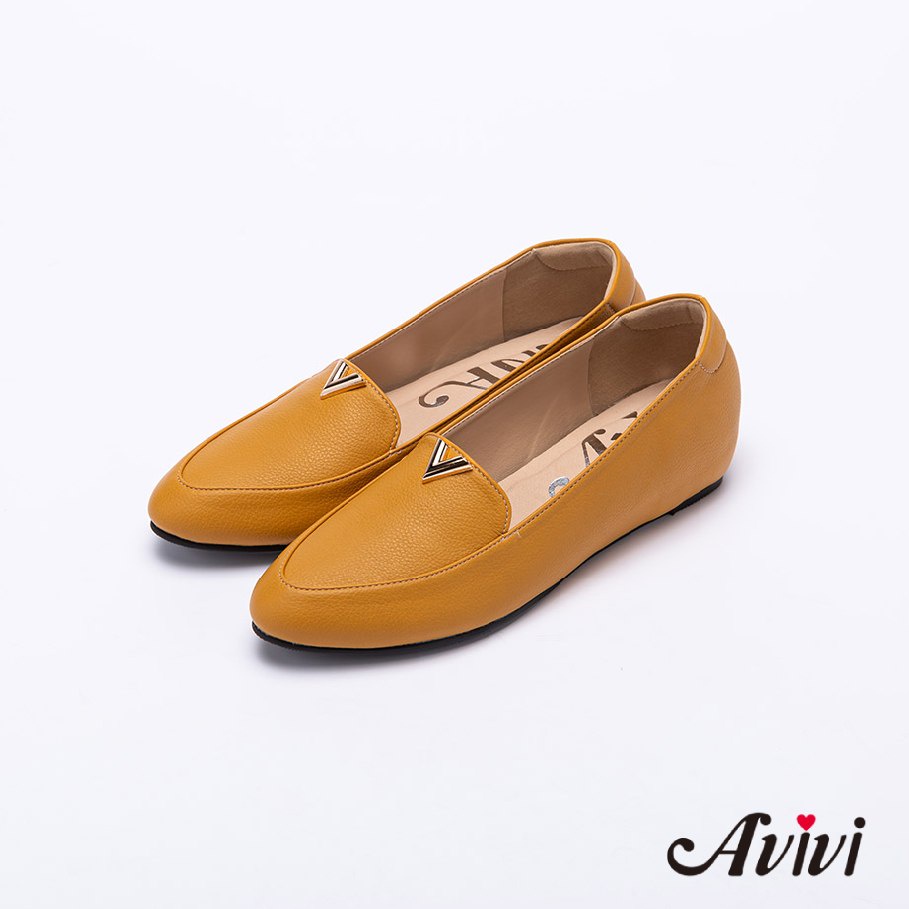 【Avivi】V 型飾釦內增高鞋款-黑色/米色/綠色/黃色/奶茶色/粉色/藍色