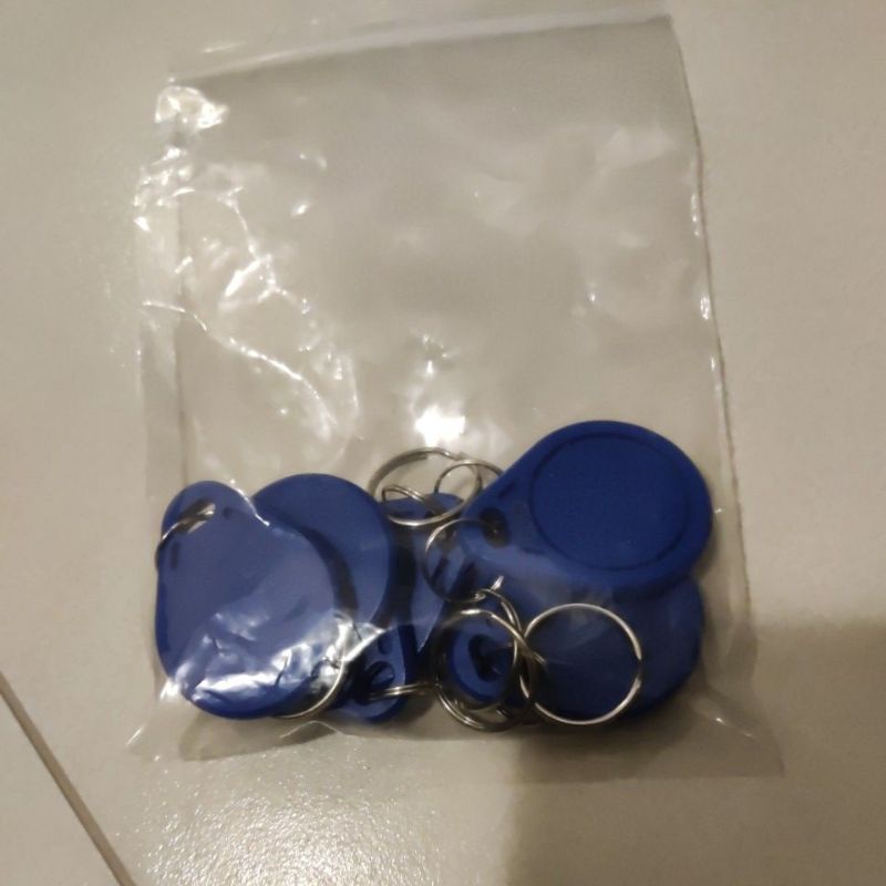 加密門禁卡一般門禁卡複製，磁扣，代客拷貝價格包含磁扣/卡片。中壢地區