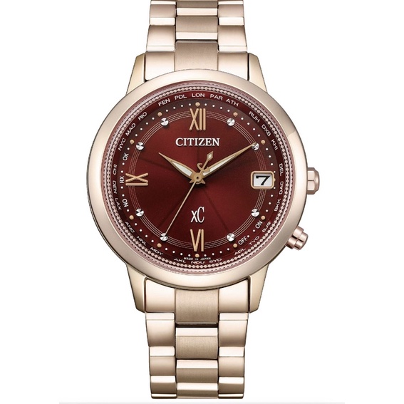 CITIZEN 星辰XC現貨廣告款經典紅色魅力光動能電波對時鈦金屬36mm(CB1136-50W)