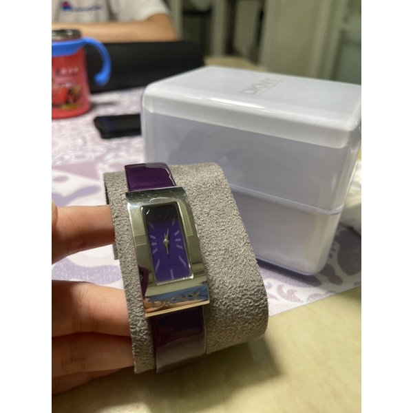 DKNY，紫色手錶，紫色面板，紫色錶帶，附上DKNY錶盒