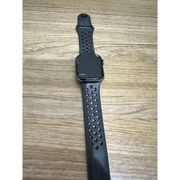 二手商品｜戰損版｜Apple Watch 5 Nike版本 40公釐｜配件原盒都在｜可面交