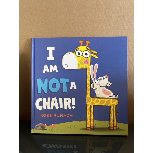 二手9成新I am not a Chair精裝書，由麥克筆畫記，書況參照照片，實品拍攝