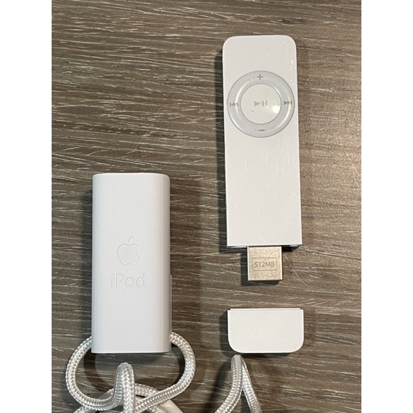 iPod shuffle 第一代 512MB(全功能正常電池正常蓄電)+全新電池模組(2顆4號電池即可使用)