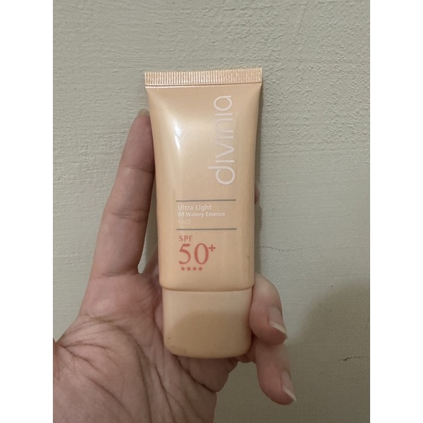 divine蒂芬妮亞 零負擔水感BB防曬乳 SPF50+ UItra Light