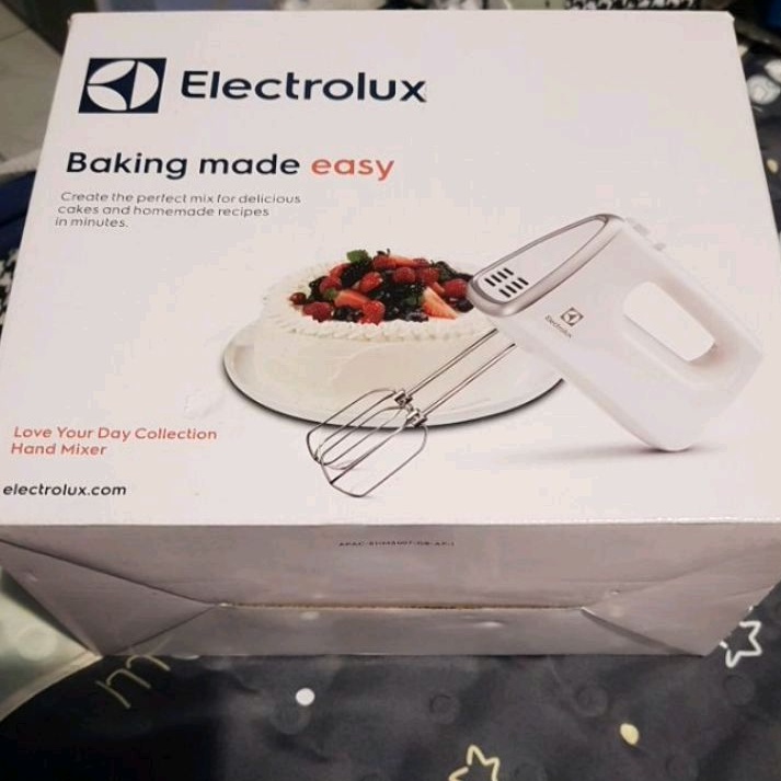 【Electrolux 伊萊克斯】手持式攪拌機(EHM3407)