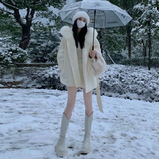 氣質毛呢大衣高級感冬季新款初戀穿搭小個子白色連帽短版毛呢外套
