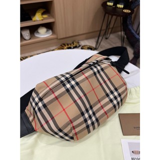 BURBERRY 8010430 經典帆布格紋 胸口包 腰包 二手美品