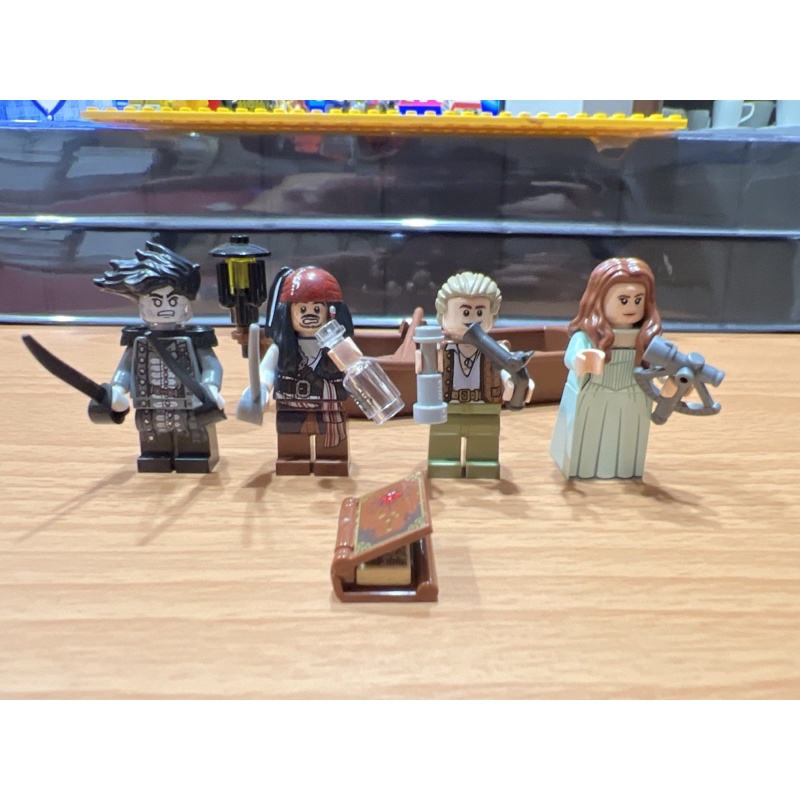 LEGO 樂高 人偶 71042 神鬼奇航 - 沉默瑪莉號人偶組(一組4隻)樂高人偶 鯊魚 船隻