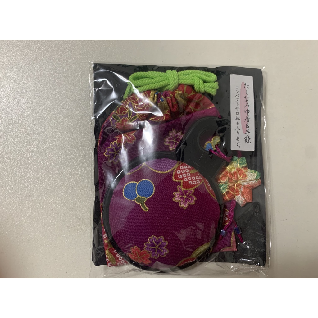 日本製 手鏡 化妝鏡 含小化妝紅緹花包 和風燦爛花飾 典雅亮麗 現貨