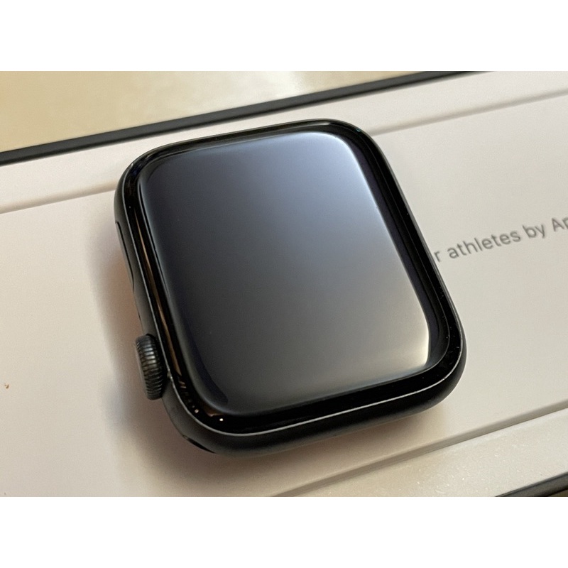 @hivawu 請下標Apple Watch Nike S5 44mm(A2093)二手