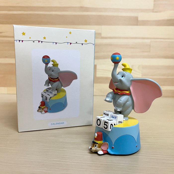日本迪士尼 小飛象 DUMBO 桌曆 萬年曆 擺飾 公仔