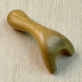梢楠木Y型按摩器 刮痧板 按摩 刮痧 按摩器 刮痧器 原木按摩 刮痧棒 臉部刮痧板 按摩板