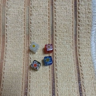 千花 琉璃 6mm*6mm 孔徑0.6mm 50顆 促銷