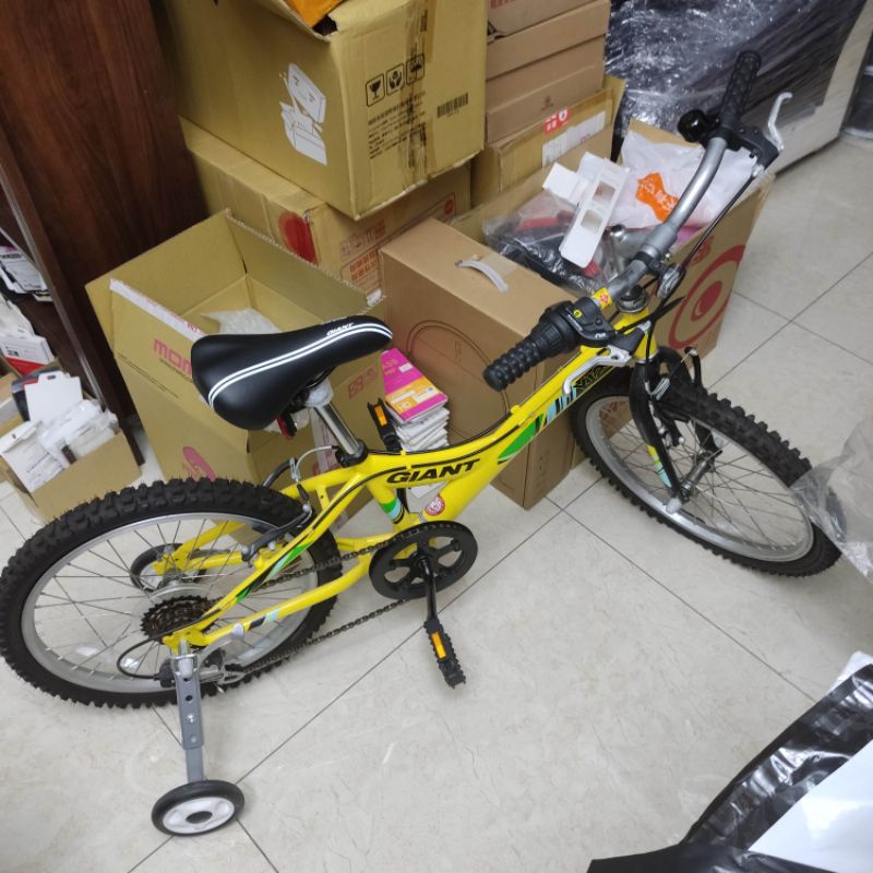 現貨 出清庫存 YJ251 20吋 童車 GIANT 捷安特 黃色 6段轉把 SHIMANO 定位變速 腳踏車 淡水自取