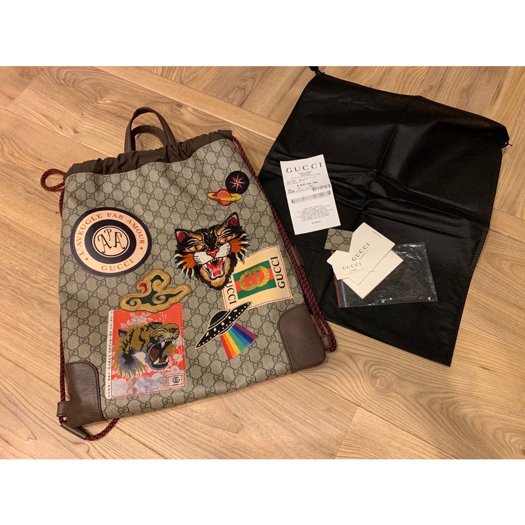 Gucci 473872 GG Supreme drawstring backpack 徽章 後背包