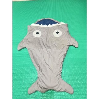 鯊魚咬一口 幼兒睡袋|防踢被|包巾 灰