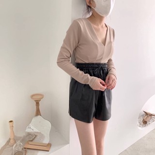 Clotcci 現貨特惠✨V領Y字修身造型短版長袖上衣/v領上衣/短版上衣/合身上衣/針織上衣/打底內搭上衣/收腰修身