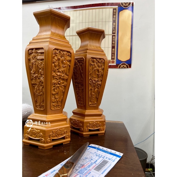 「神藝精品佛俱」 實木花瓶 六面八仙圖雕刻  神桌必備花器 紐澳松實木製作