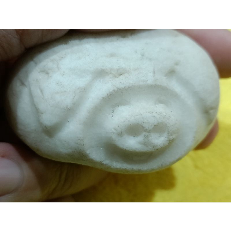 台灣名石雕家 小毛老師石雕作品 : 小白豬