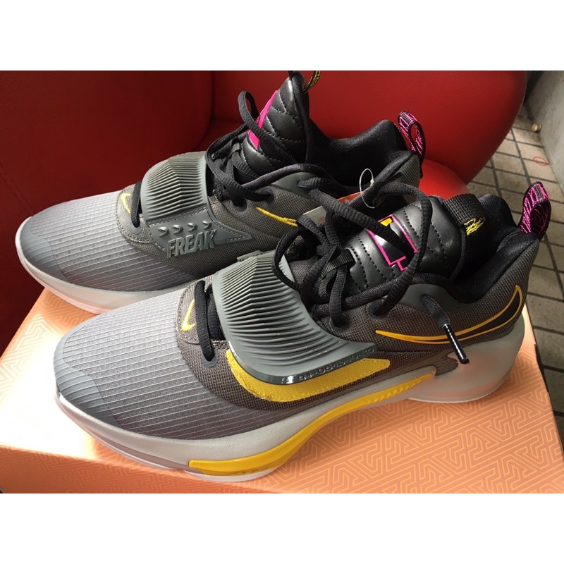 Nike freak3 全新 籃球鞋 basketball shoe