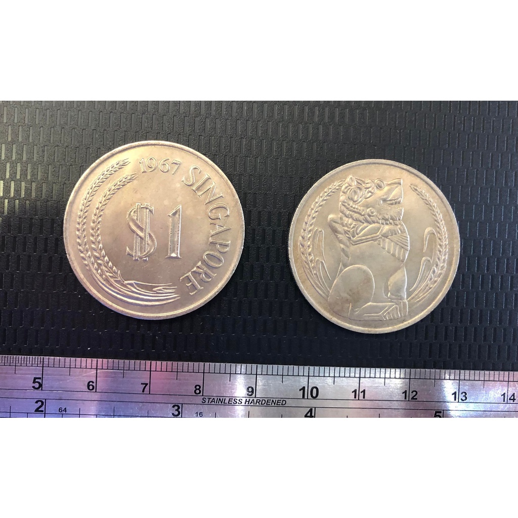 【超值硬幣】新加坡1967-81年 1Dollar 中大型錢幣一枚 獅子圖案，絕版少見~95新