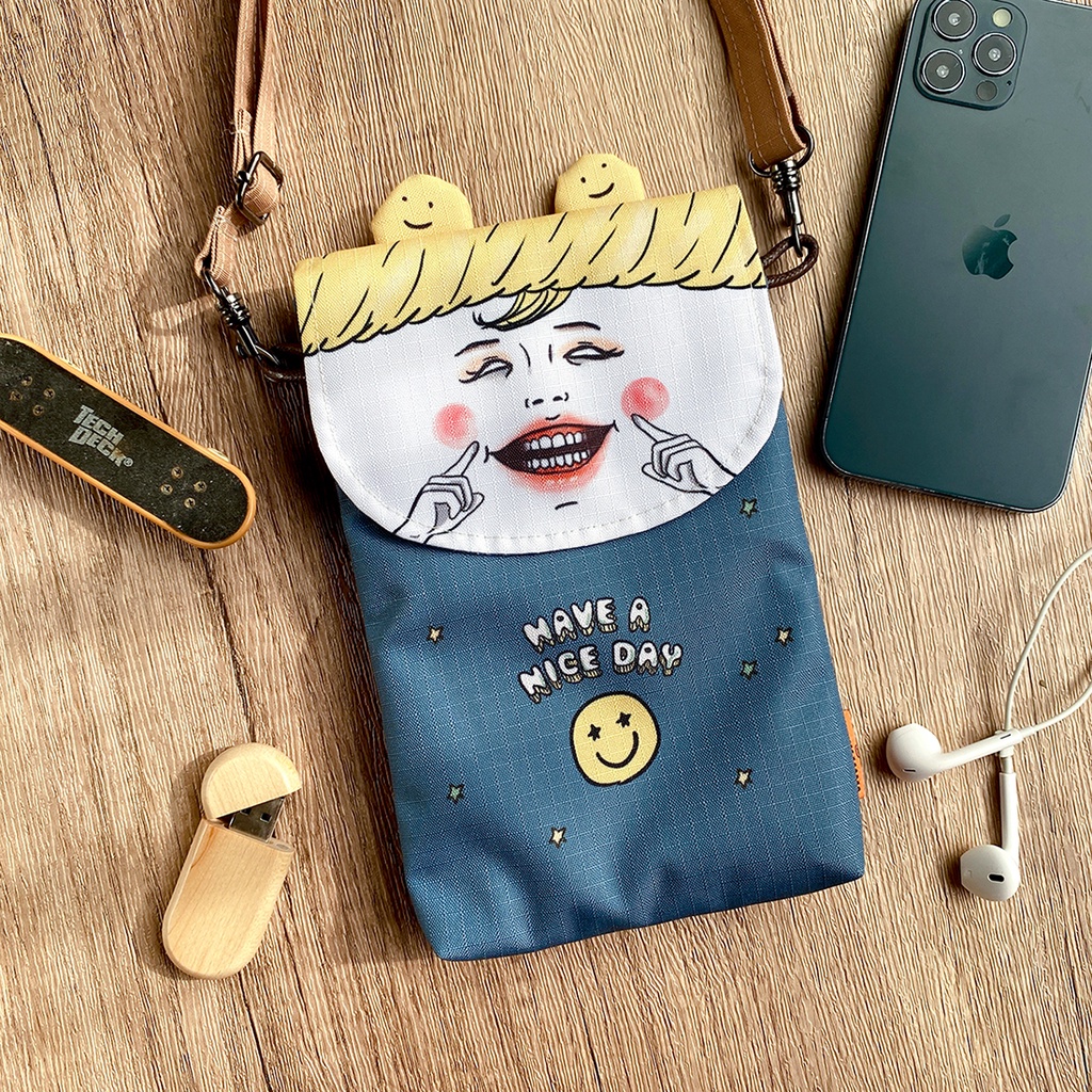 【Shock MAMA 蛋定人生】 微笑蛋寶 造型隨身小包 手機包 旅行包 側背包 斜背包 防潑水