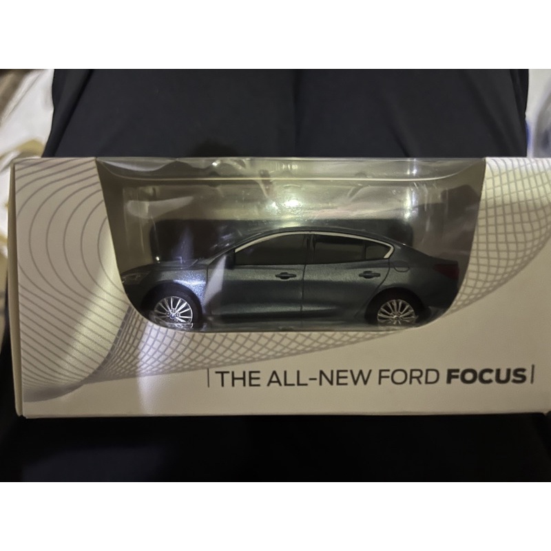 FORD FOCUS 4D mk4 星焰藍 1/43 原廠模型車