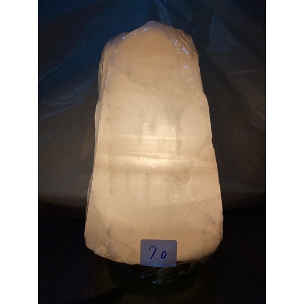 頂級白玉鹽燈7.0kg#穩坐山型，放客廳有靠山，放書房可作文昌燈。