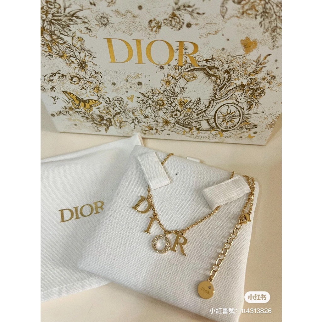Dior 金色系字母項鍊 $2xxxx