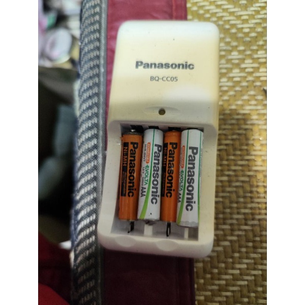 國際牌 松下 BQ-CC05 Panasonic 充電電池充電器 加 evolta aaa 4號 鎳氫低自放