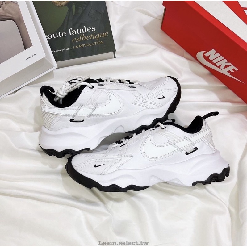 【Leein】Nike TC-7900 休閒鞋 老爹鞋 厚底 增高 3M反光 女款 黑白 DR7851-100