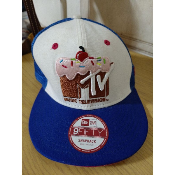 NEW ERA 9FIFTY MTV聯名系列 -- 白色網帽款搭配桃紅色反帽沿