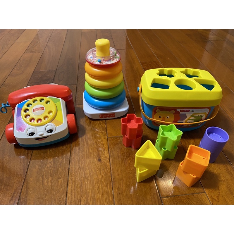 二手【Fisher Price費雪】3合一玩具組(小電話+甜甜圈套套樂+顏色形狀配對積木組)