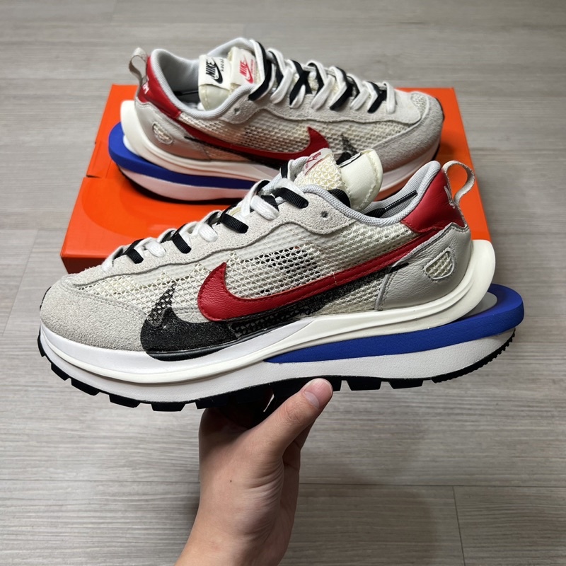 Nike x Sacai vaporwaffle 紅藍白