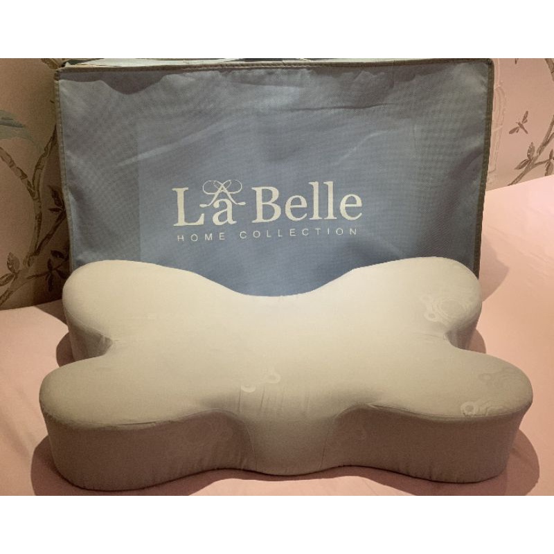 【La Belle】石墨烯蝶型雙向護頸記憶枕