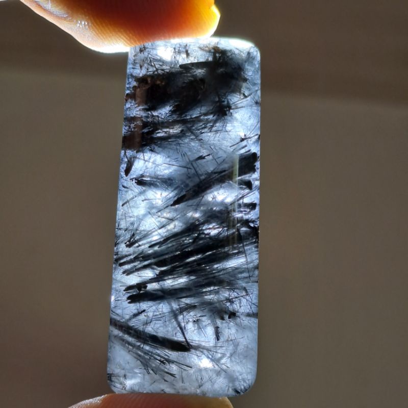 天然黑髮晶，黑髮晶無事牌，重15g，有天然礦缺，未打孔