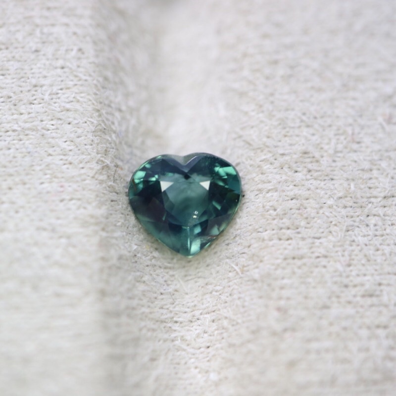 【艾爾莎寶石】1.04ct 天然斯里蘭卡藍寶石 近頂級淨度IF！閃亮藍綠色愛心！Fancy Sapphire