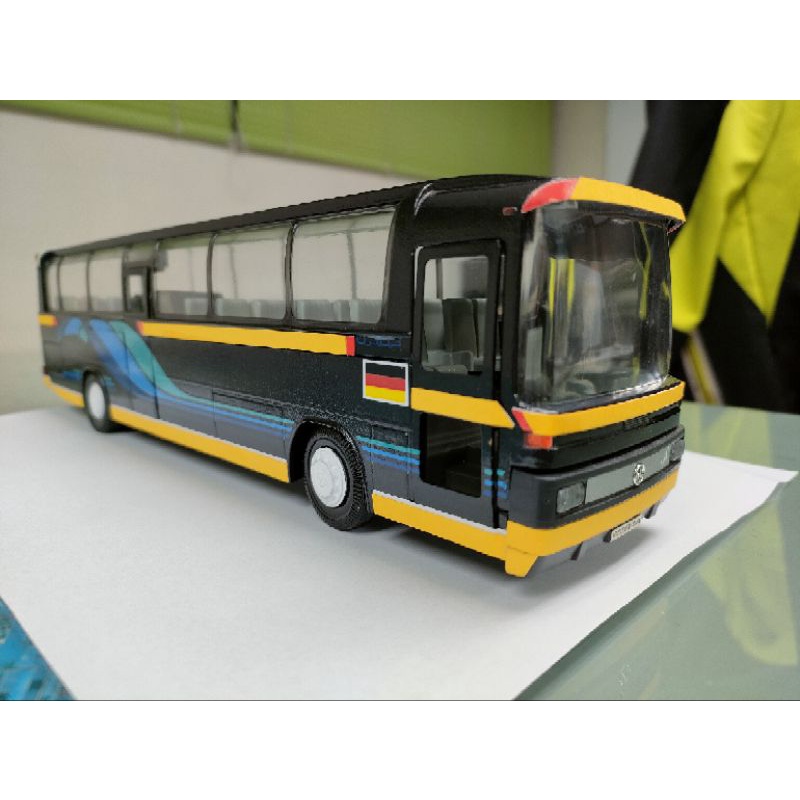 Conrad benz O303巴士模型(1:40) 六代目改裝版 黃金黑曼巴