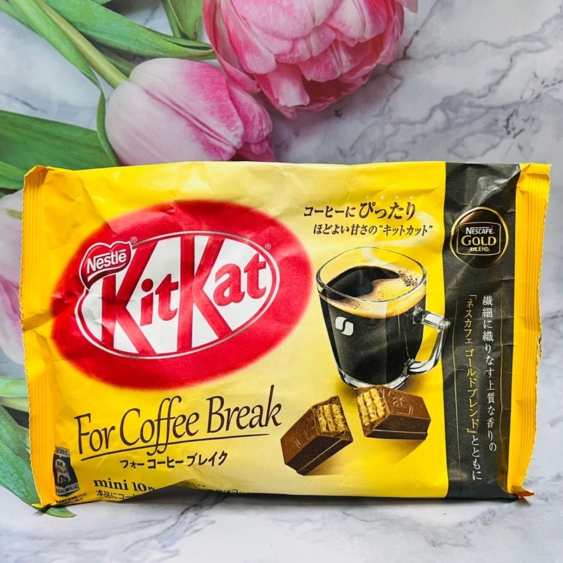 日本 雀巢 kitkat 咖啡風味餅乾 10枚 入/  草莓可可蛋糕餅乾 10枚入 威化餅