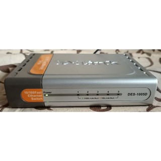 D-Link DES-1005D寬頻分享路由器