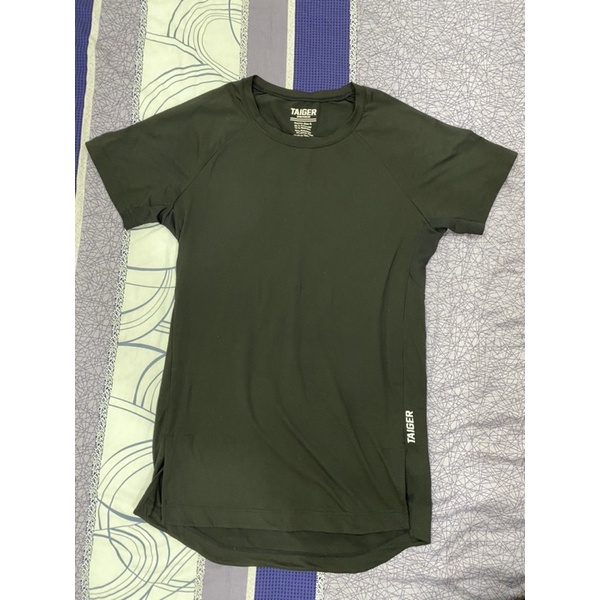 TAIGER 健身服飾 運動上衣 二手