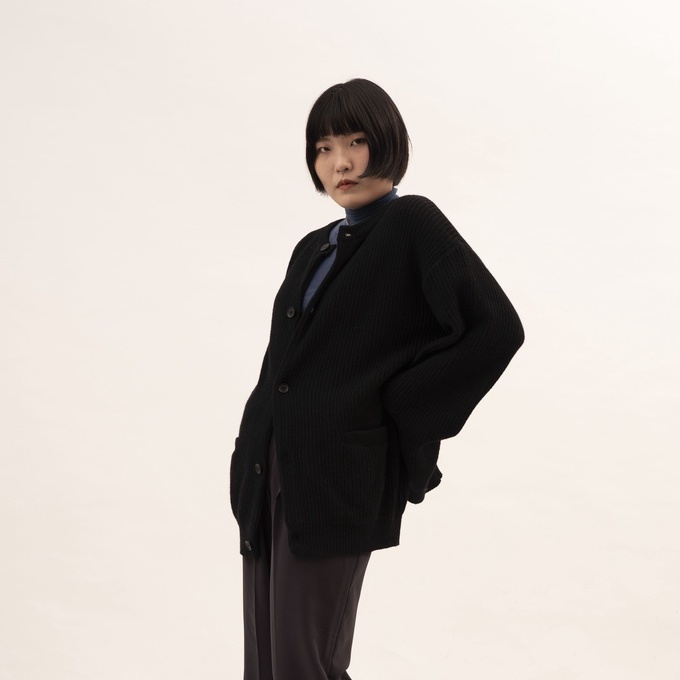 藍莓派公司｜圓領開襟針織外套-黑色 T22008