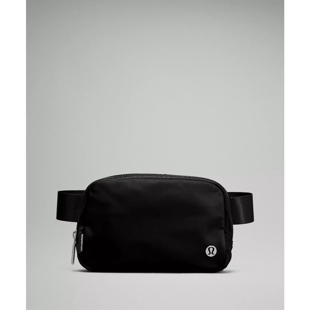 《Lululemon》Everywhere Bag 腰包 斜背包 胸包 男女 時尚 配件 正品 / 極光小舖 代購