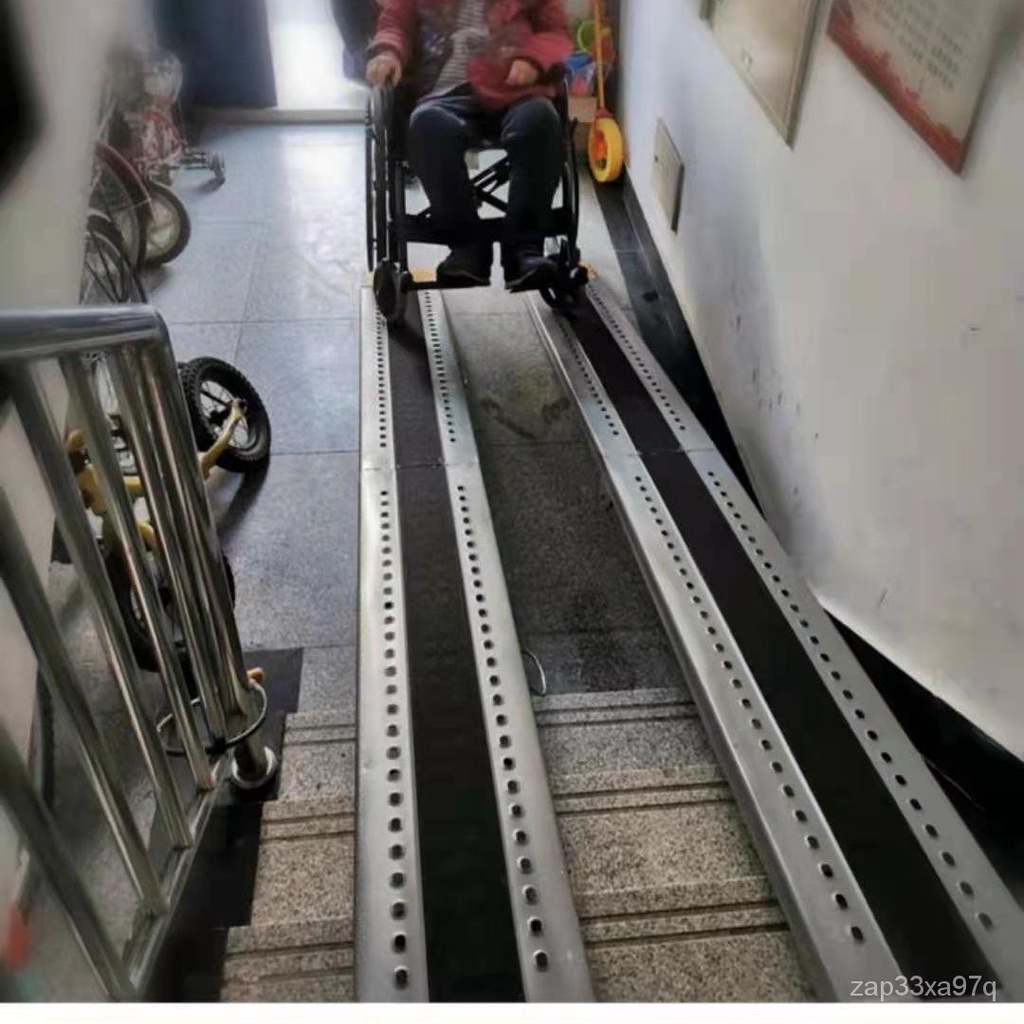 【轻奢】輪椅上樓梯便攜式無障礙坡道闆摩托輪椅電動車上車上樓臺階闆斜坡 SMGC