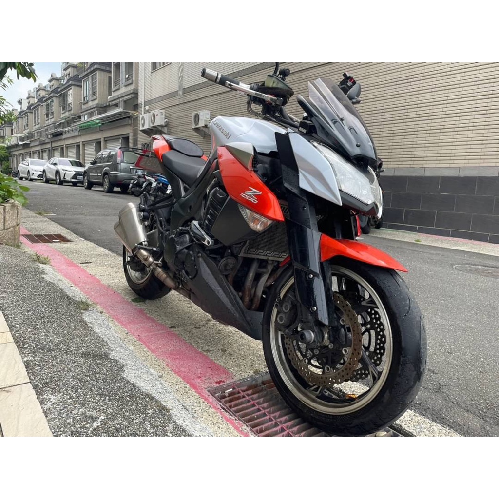 KAWASAKI Z1000 二手檔車中古車配合全額.超額.學生貸款強力過件白牌黃牌紅牌仿賽街車大型重機滿18即可辦理